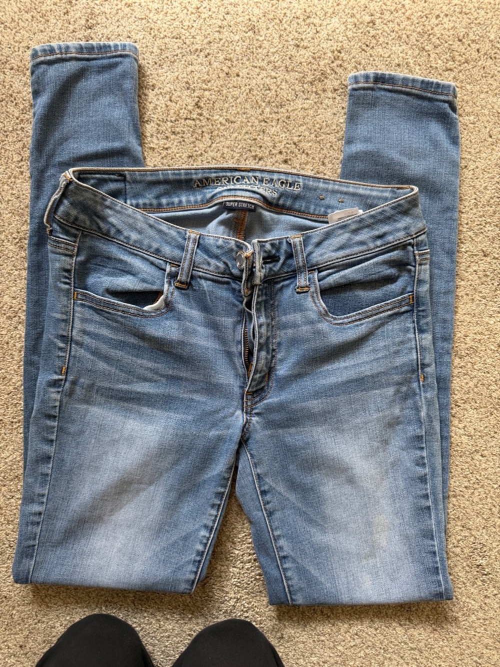 American Eagle Outfitters Women’s Light Wash Skinny Jeans